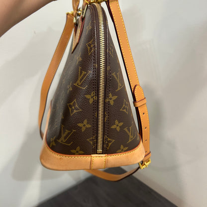 #201 LOUIS VUITTON Alma PM
