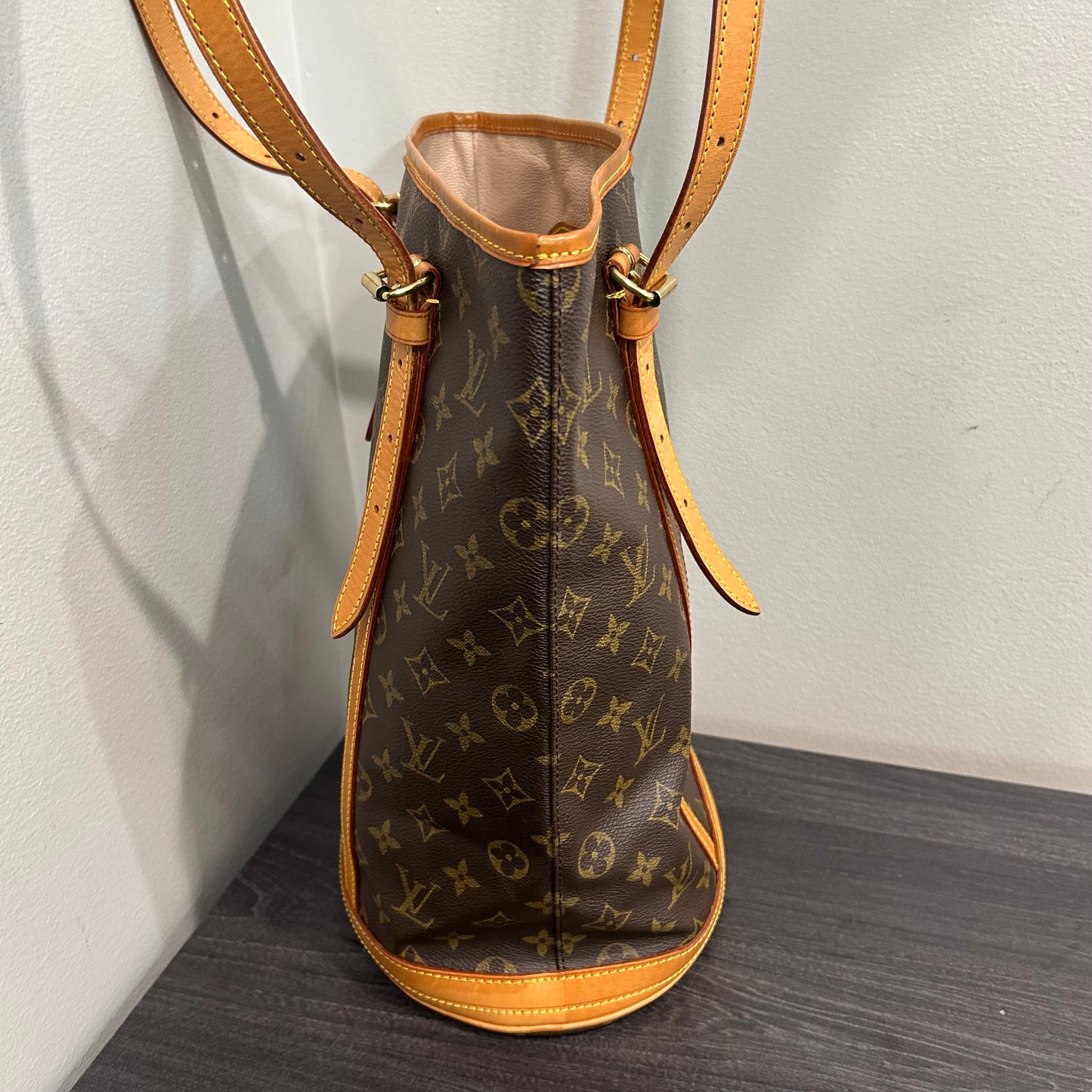 #318 LOUIS VUITTON Bucket GM