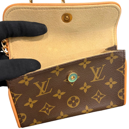 #8246 LOUIS VUITTON Monogram Florentine with Removable Chain