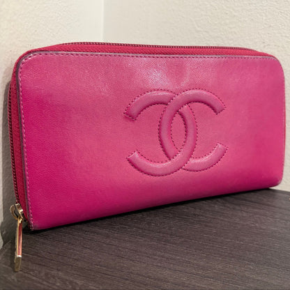 #1714 CHANEL Pink Zip Wallet