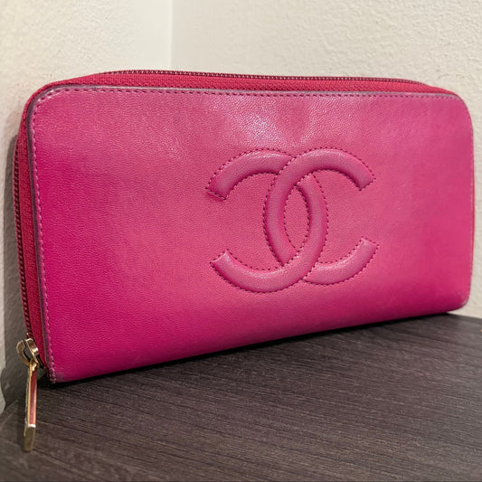 #1714 CHANEL Pink Zip Wallet