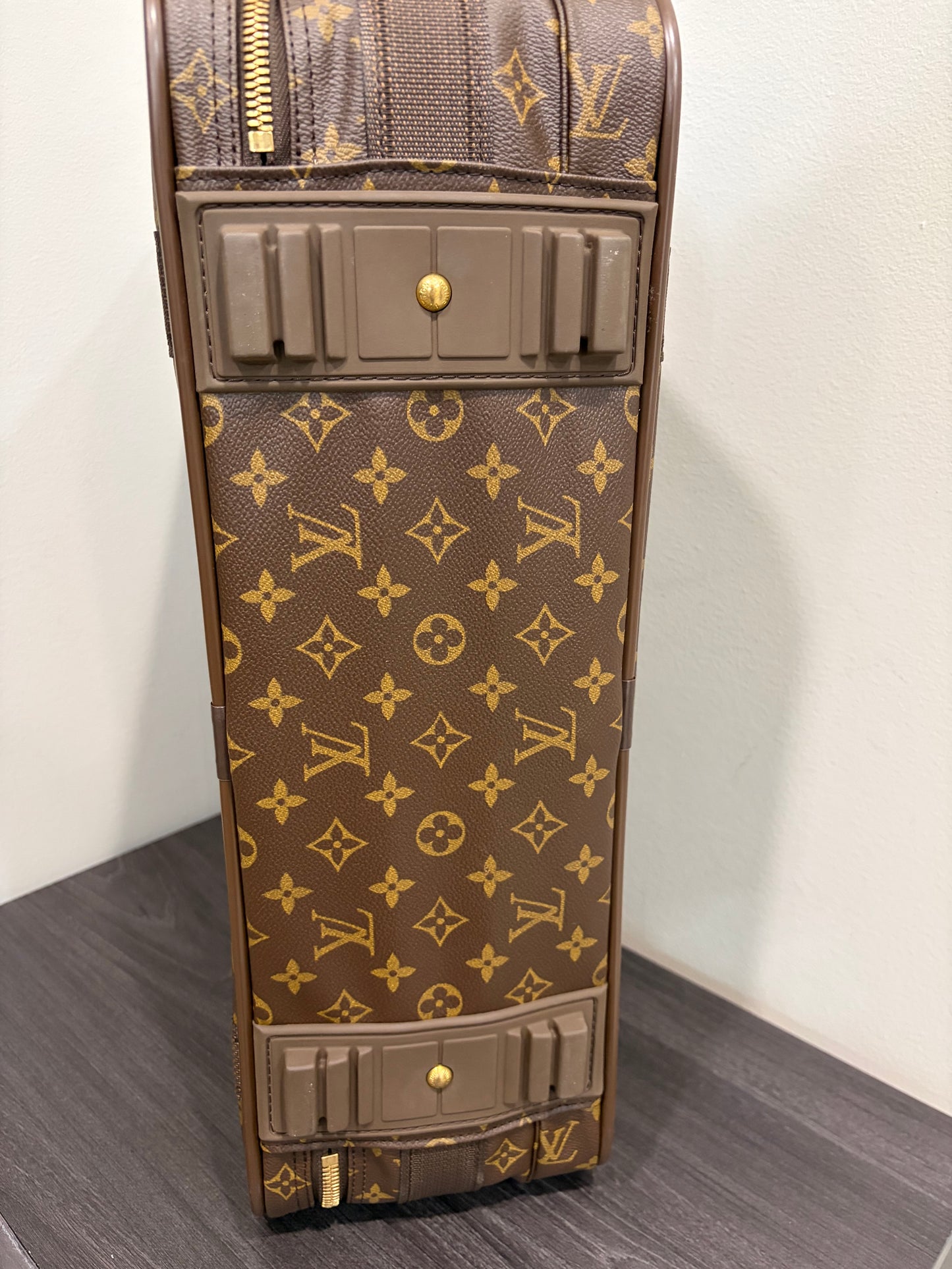 #3201 LOUIS VUITTON Monogram Satellite 53 Luggage