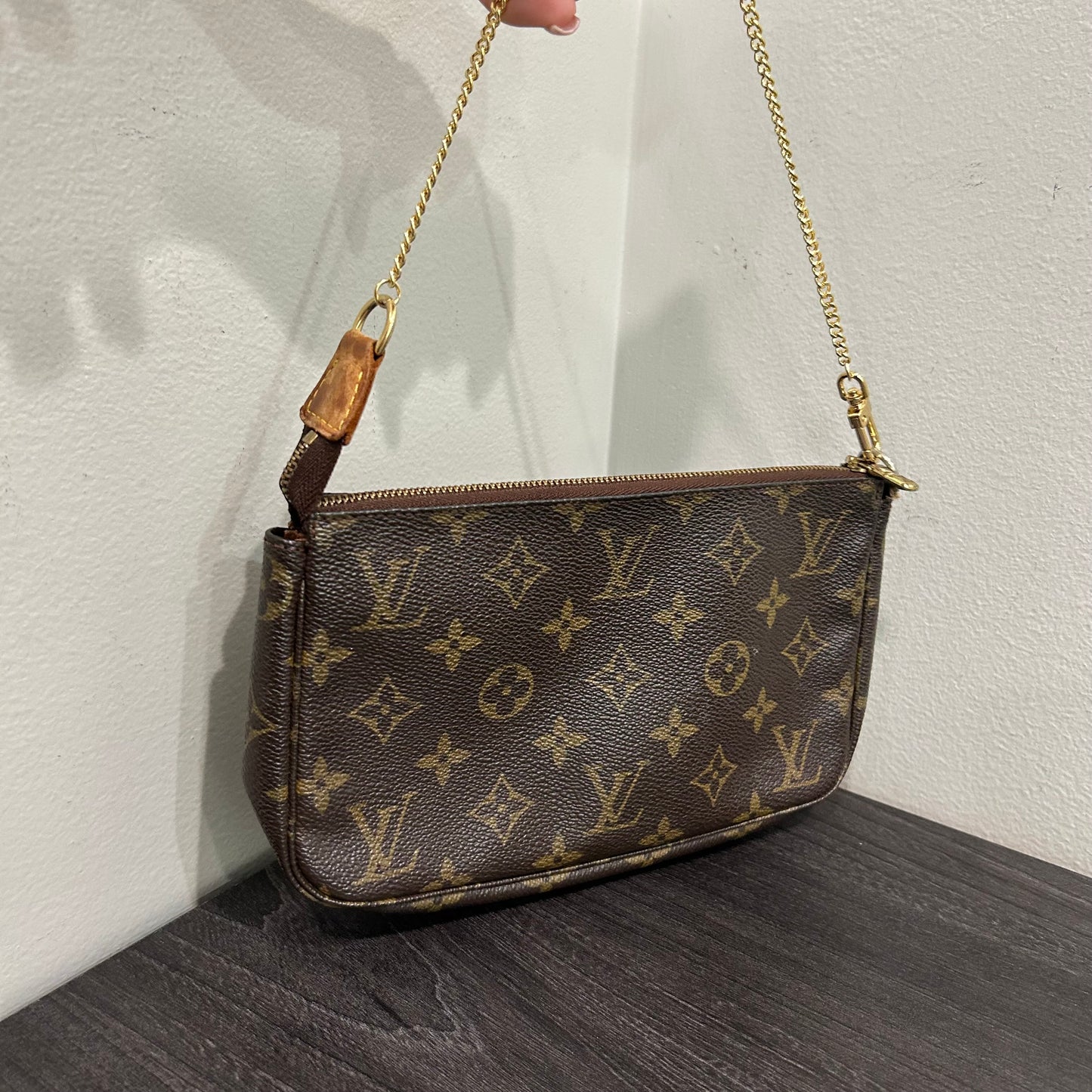 CLEARANCE #1006 LOUIS VUITTON Monogram Pochette