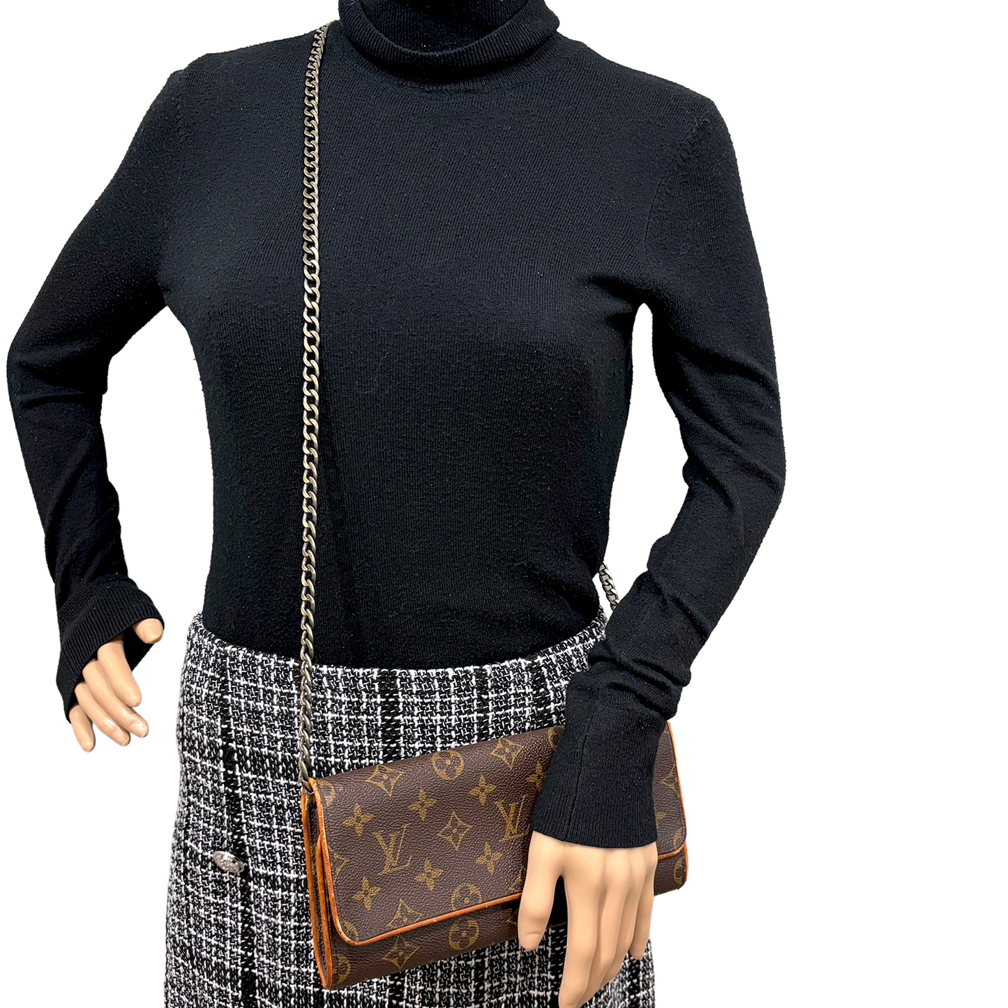 8854 LOUIS VUITTON Monogram Pochette GM