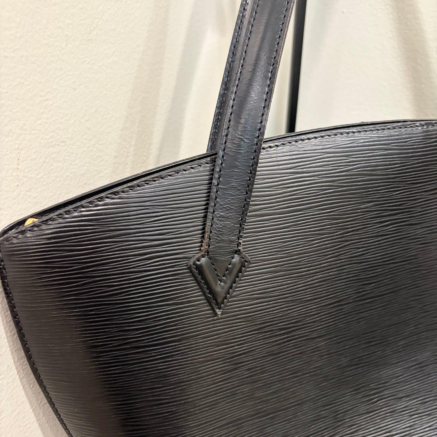 #8227 LOUIS VUITTON Epi Leather St Jacques GM