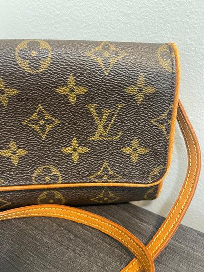 SOLD! Louis Vuitton Monogram Pochette Twin GM