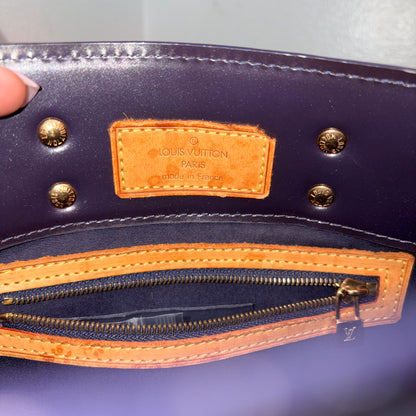 #8201 LOUIS VUITTON Purple Vernis Reade PM