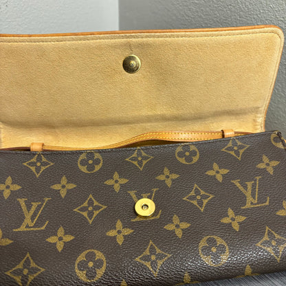 #225 LOUIS VUITTON Twin GM Pochette