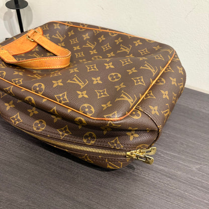 8913 LOUIS VUITTON Monogram Excursion
