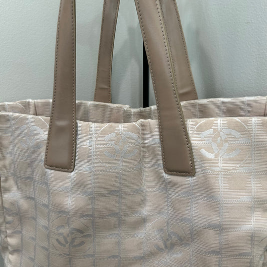 1012 CHANEL Travel Ligne Tote Neutral