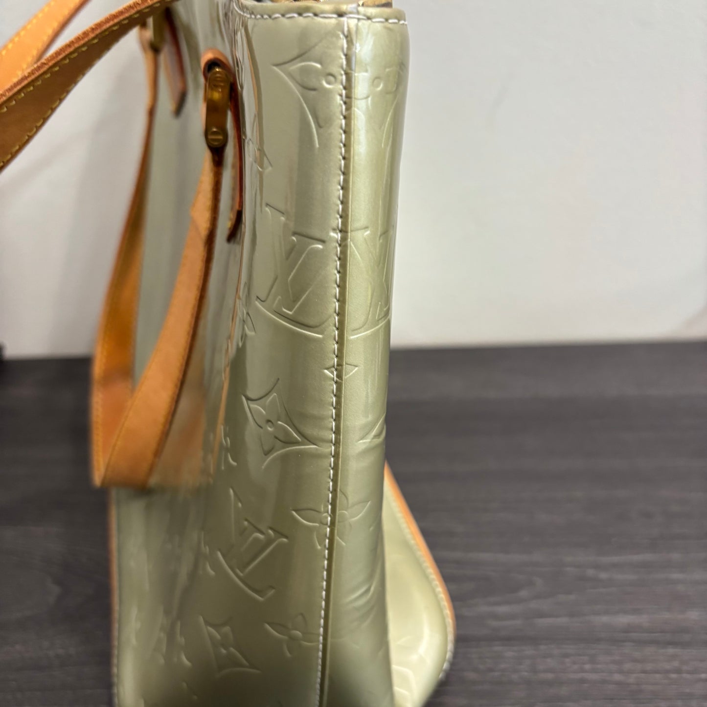 8884 LOUIS VUITTON Vernis Green Houston Tote