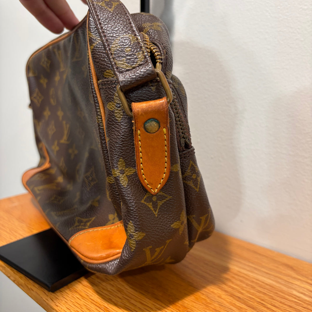 #108 LOUIS VUITTON Nile Crossbody