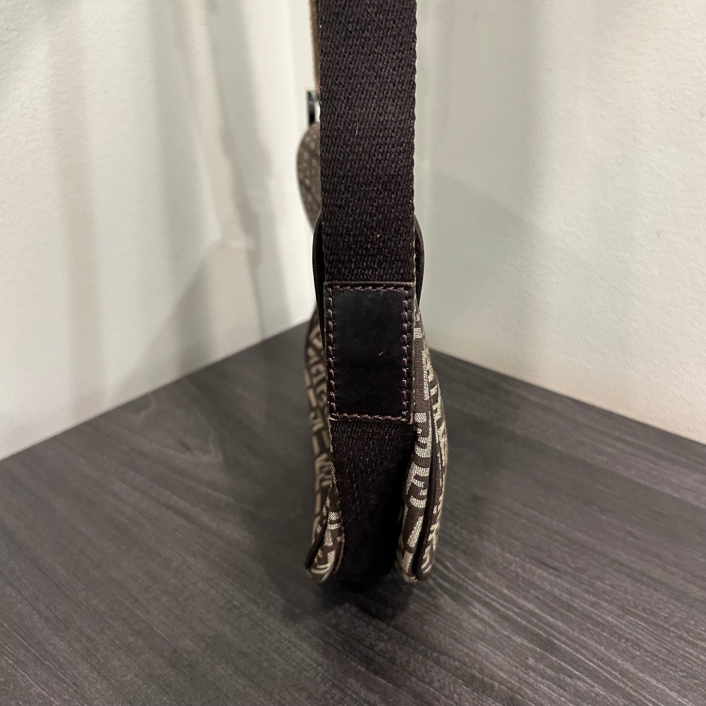 #264 FENDI Crossbody