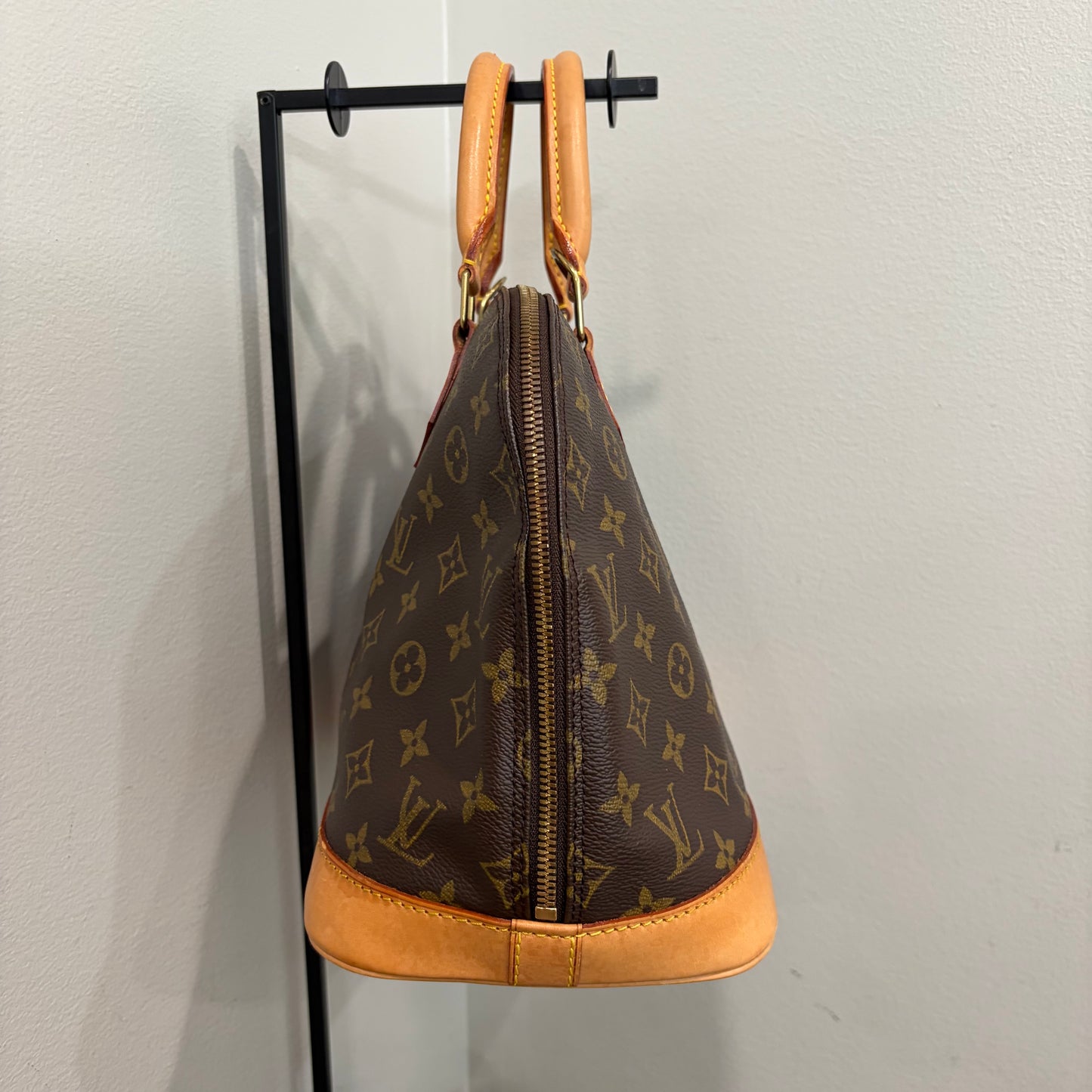 #1110 LOUIS VUITTON Alma PM