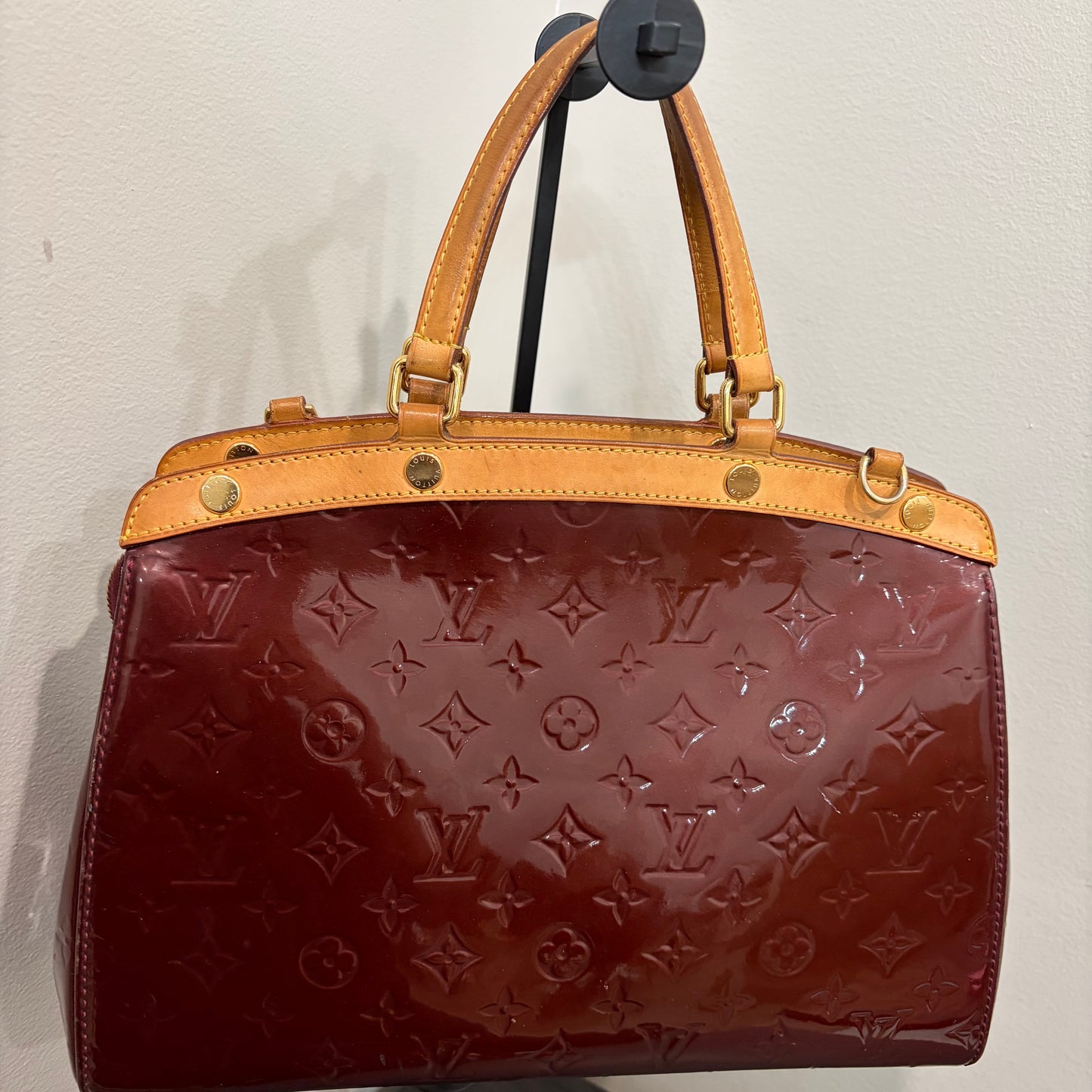 8891 LOUIS VUITTON Burgundy Vernis Brea MM