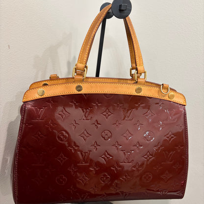 8891 LOUIS VUITTON Burgundy Vernis Brea MM