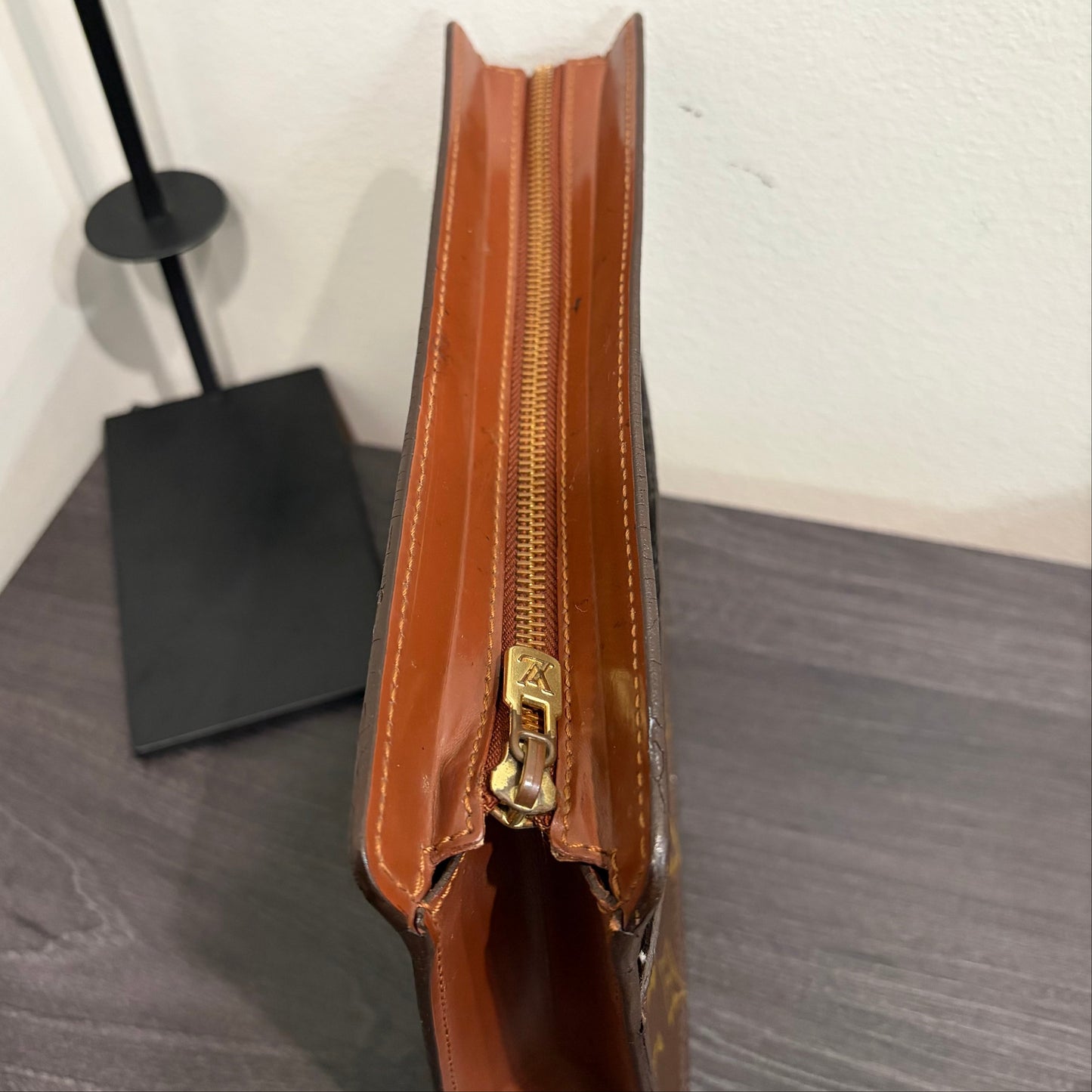 BF-04 LOUIS VUITTON Clutch