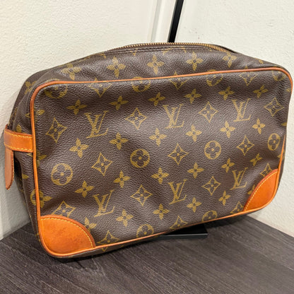 BF-06 LOUIS VUITTON Clutch
