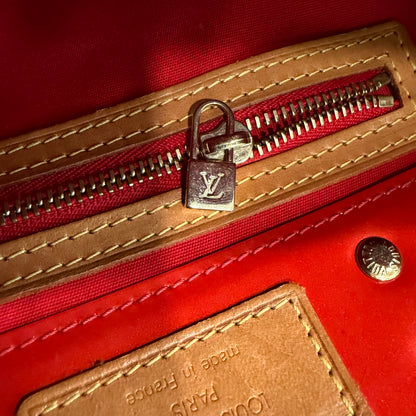#9104 LOUIS VUITTON Red Vernis Reade PM