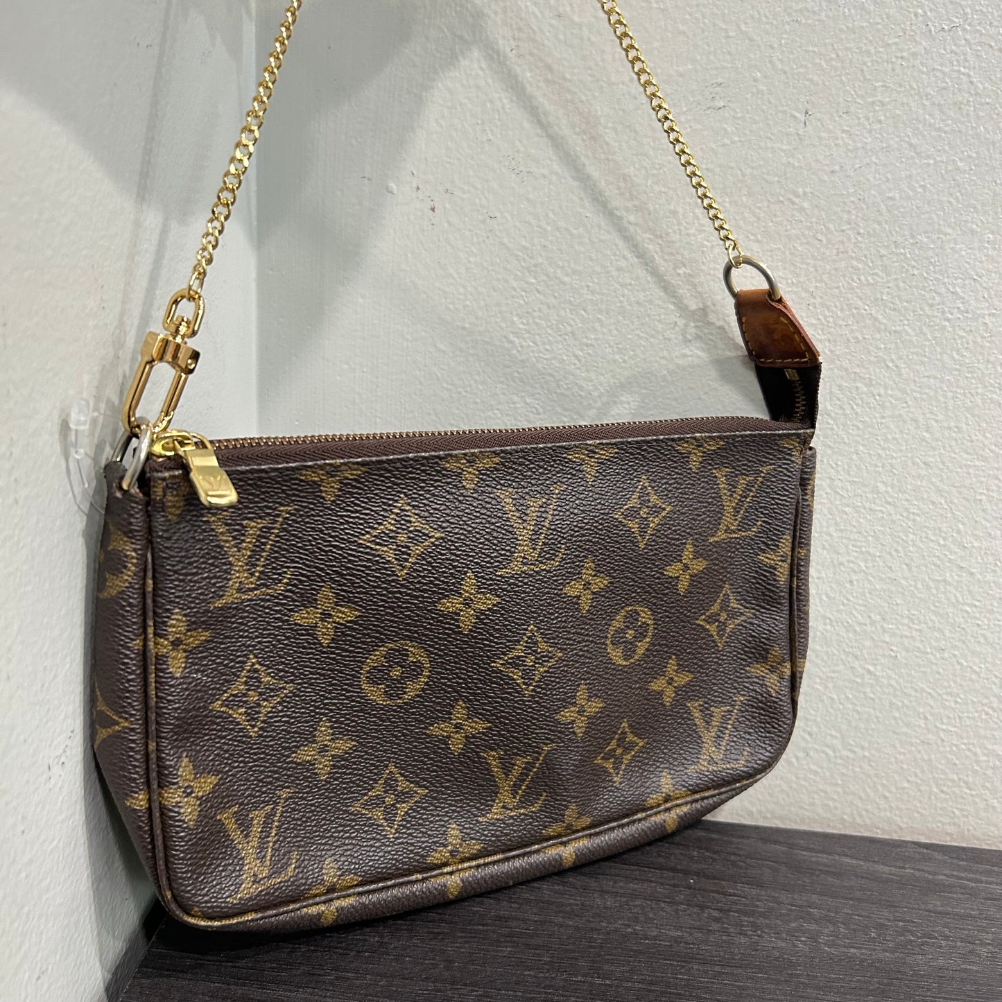 CLEARANCE #1008 LOUIS VUITTON Monogram Pochette