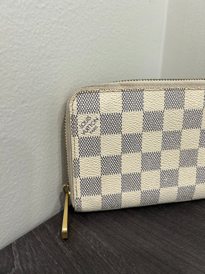 SOLD! Louis Vuitton Damier Zippy Wallet