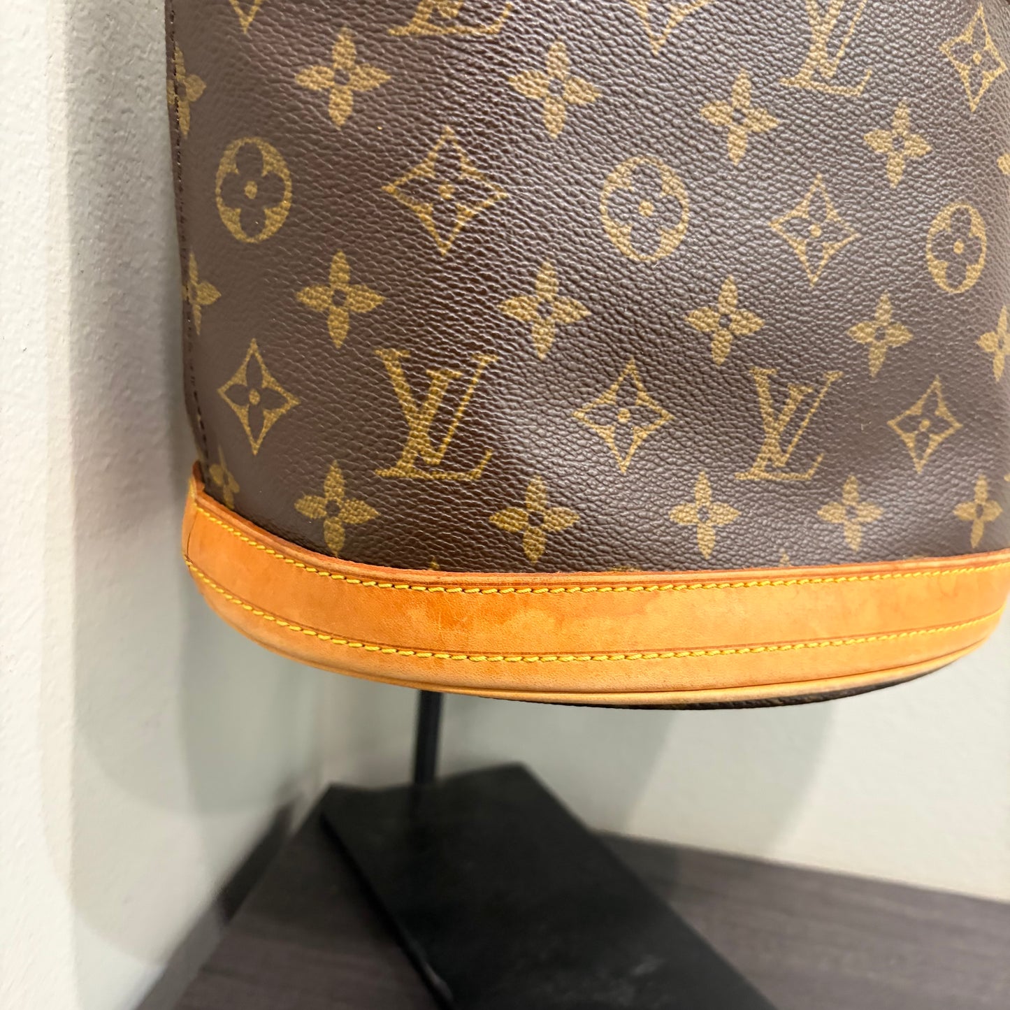 #1710 LOUIS VUITTON Monogram Bucket PM