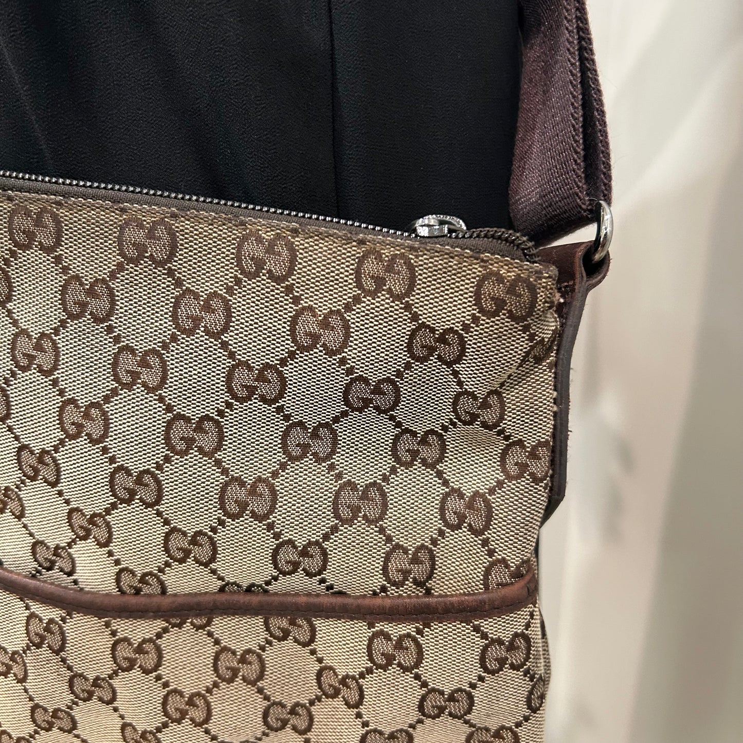 1013 GUCCI Messenger