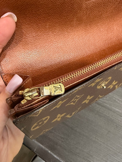 #1101-02 LOUIS VUITTON Monogram Wallet with Removable Chain