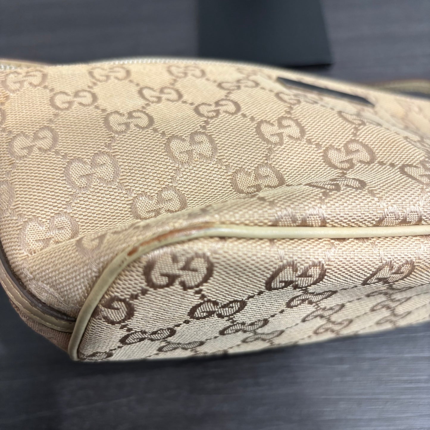 1107 GUCCI Light Brown Pochette