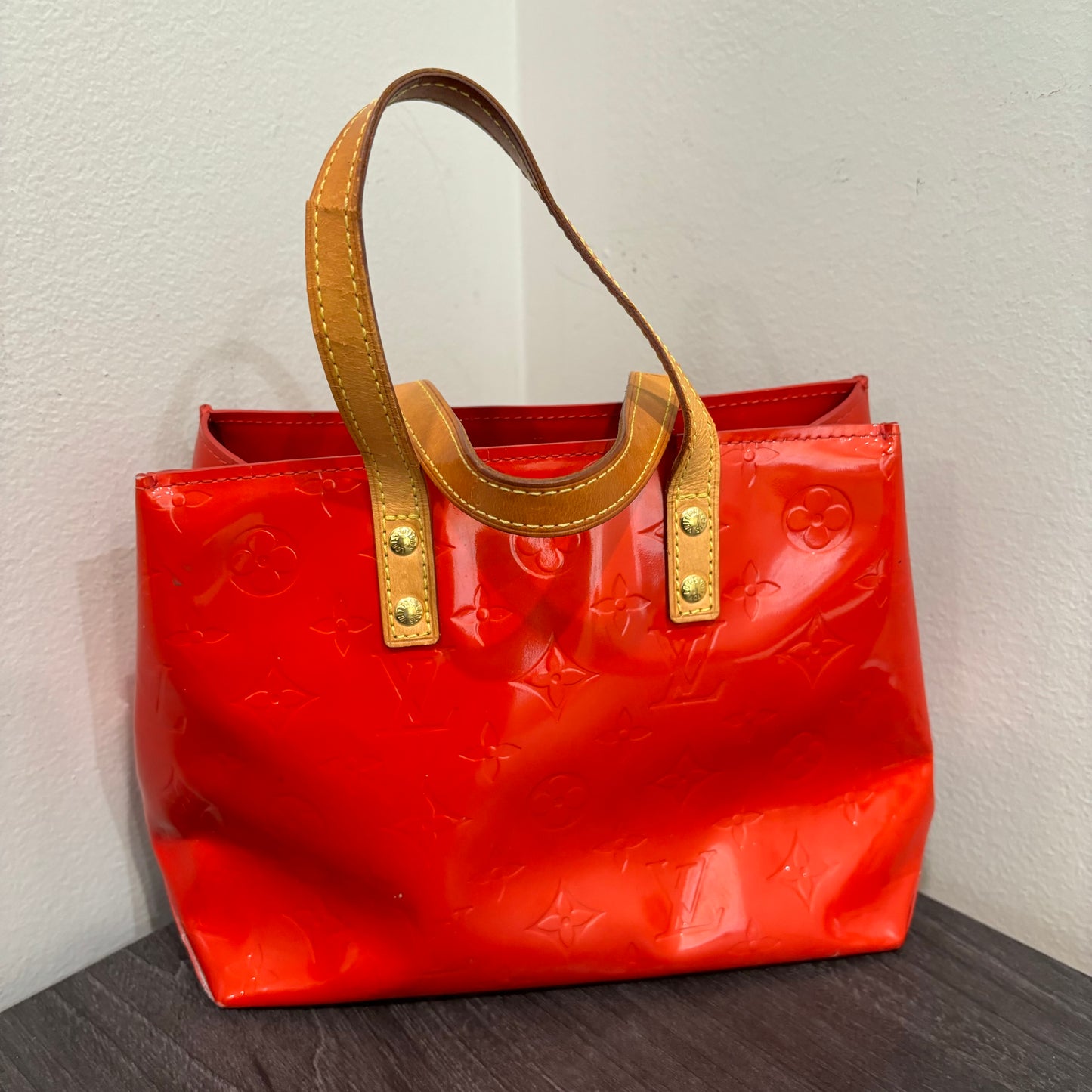 CLEARANCE #281 LOUIS VUITTON Reade Vernis PM