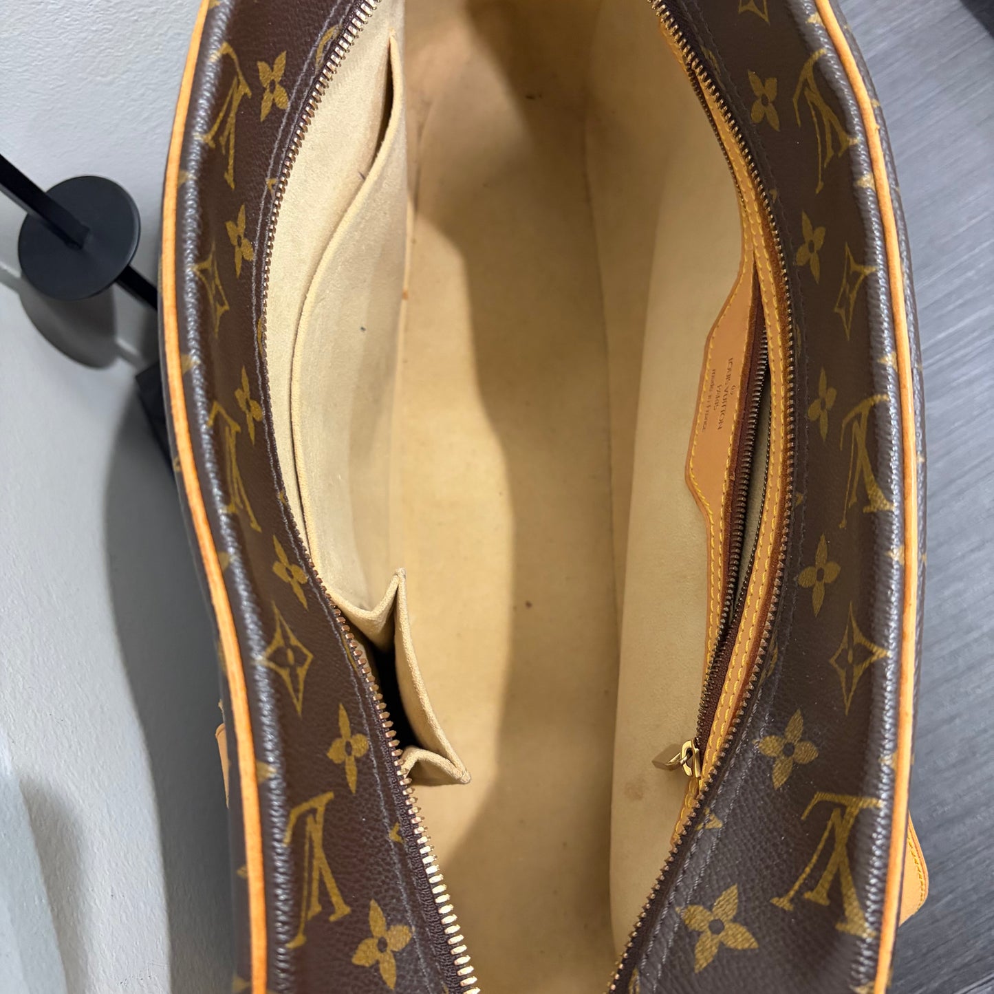 #8265 LOUIS VUITTON Cite GM