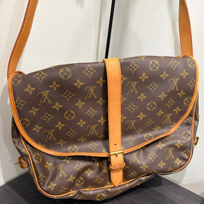 #8260 LOUIS VUITTON Saumur 35 Crossbody