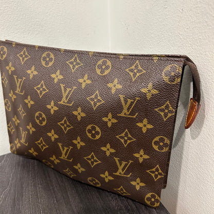 1071 LOUIS VUITTON Pouch