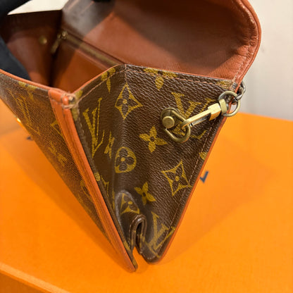 #8242 LOUIS VUITTON Monogram Dame 26 with Removable Chain