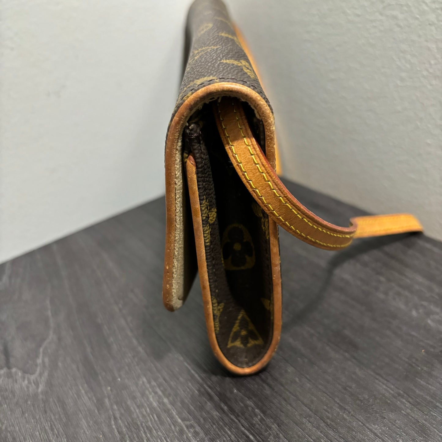 #225 LOUIS VUITTON Twin GM Pochette