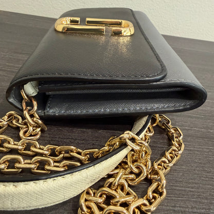 1215-06 MARC JACOBS Leather Snapshot Crossbody Wallet