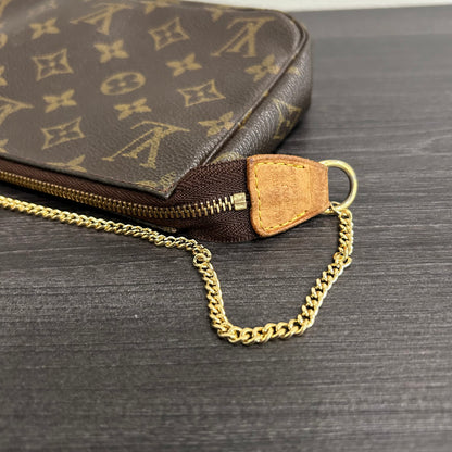 CLEARANCE #1006 LOUIS VUITTON Monogram Pochette