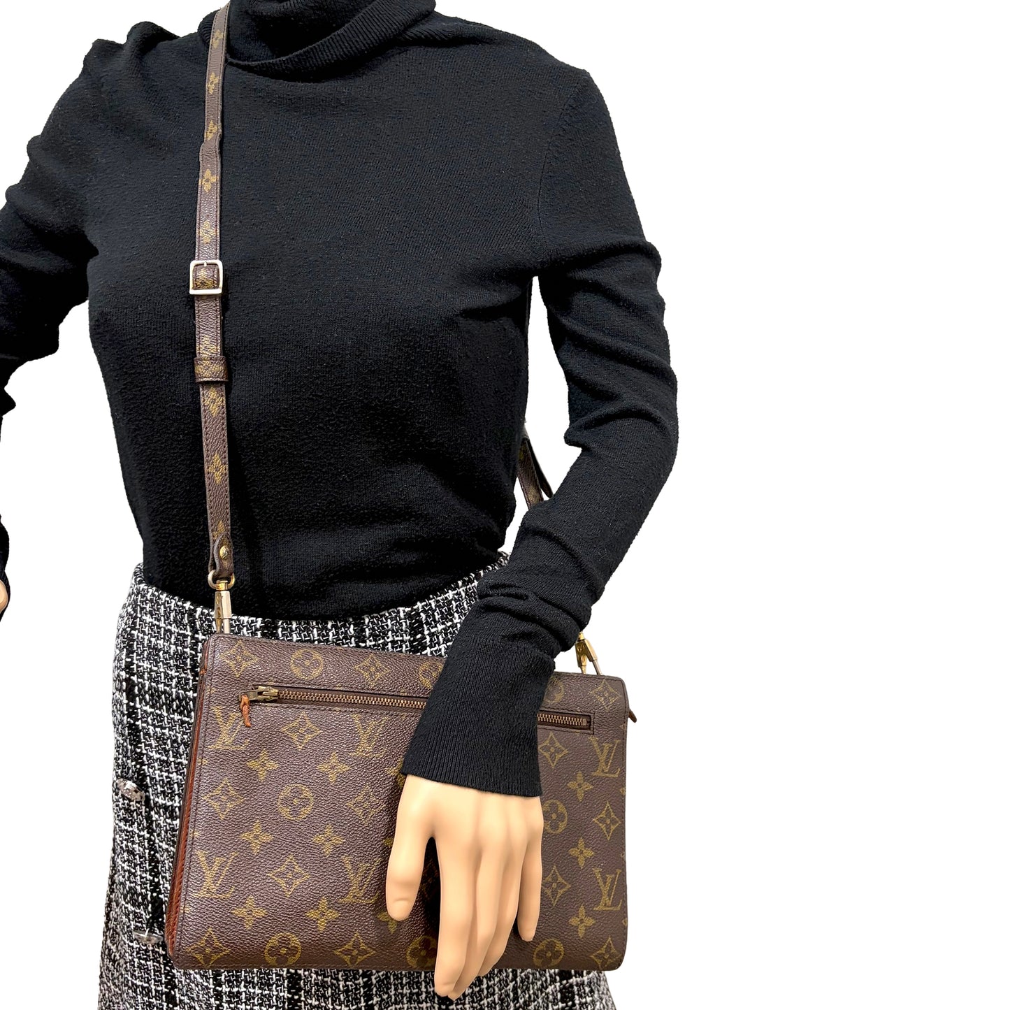 #8204 LOUIS VUITTON Vintage Sac Enghien (Rare Find!)