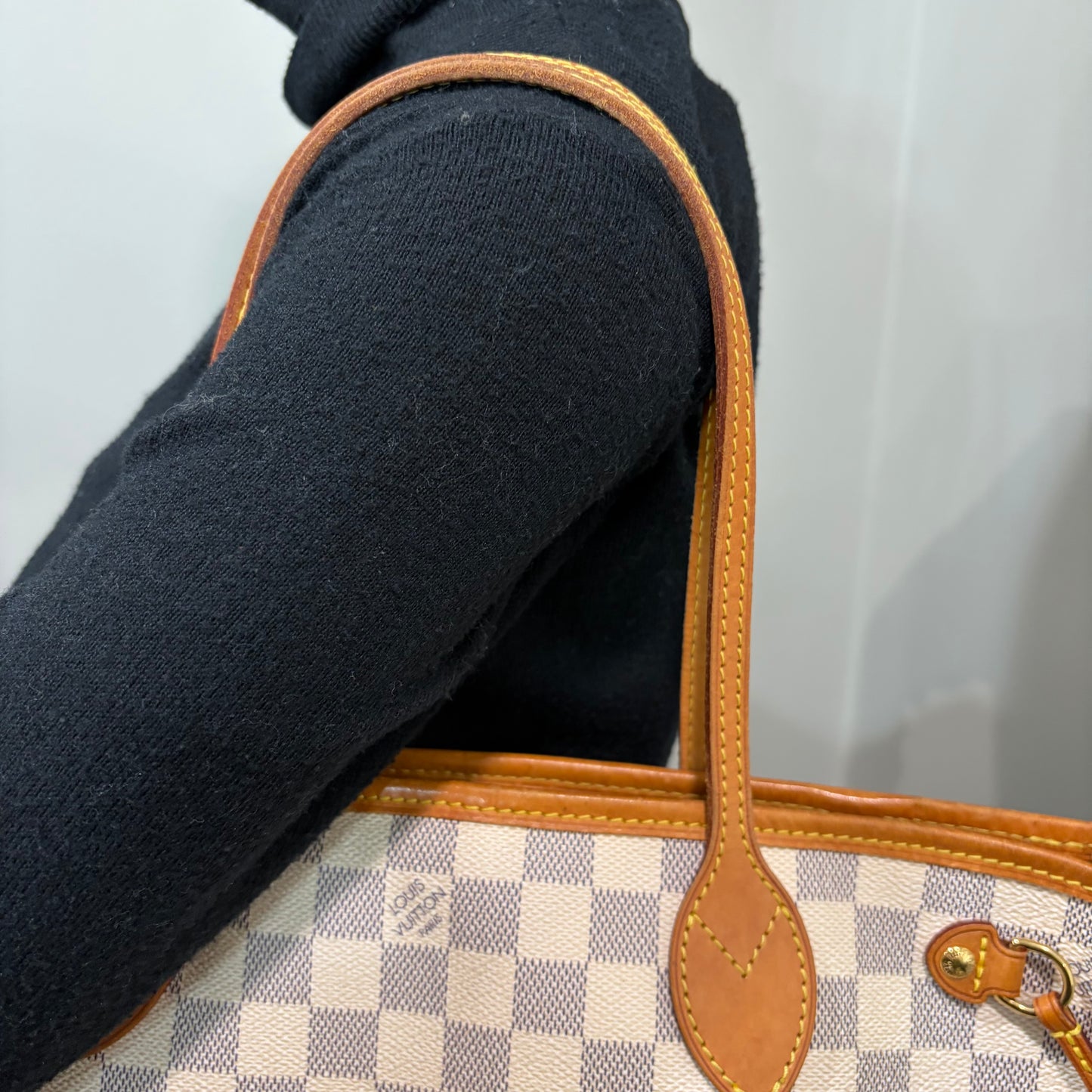 #8239 LOUIS VUITTON Damier Azur Neverfull PM