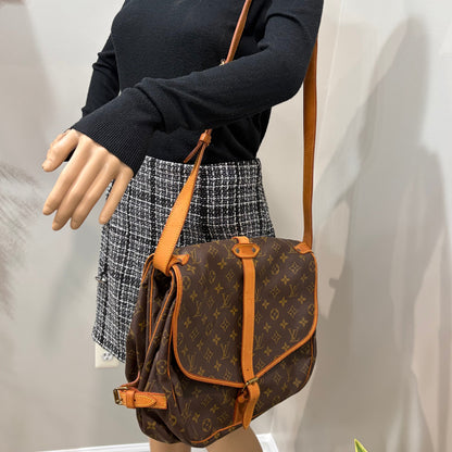 #8260 LOUIS VUITTON Saumur 35 Crossbody