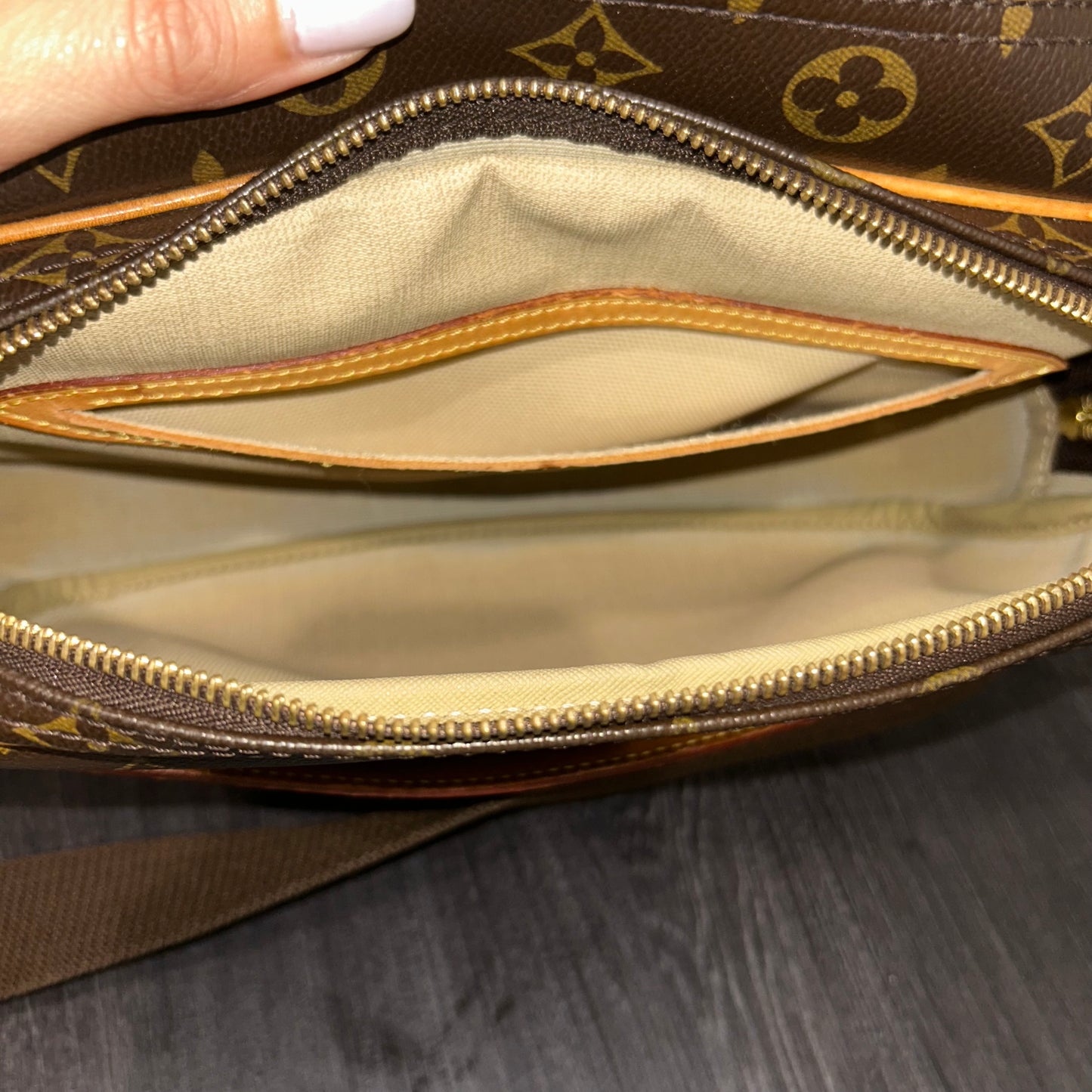 #414 LOUIS VUITTON Reporter PM
