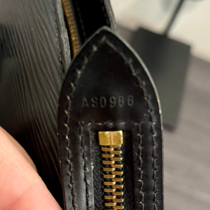 1119 LOUIS VUITTON Saint Jacques GM