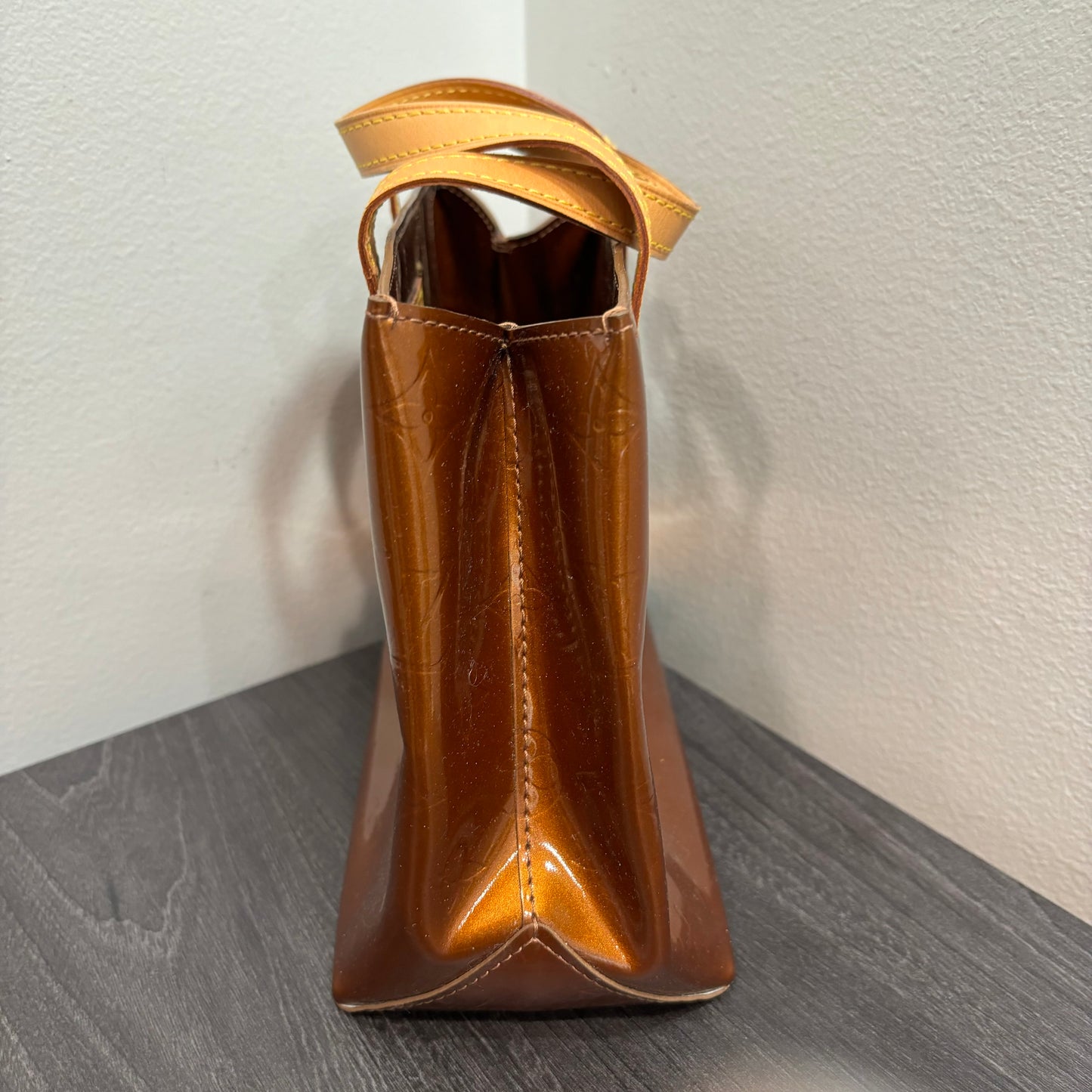 #297  LOUIS VUITTON Reade Vernis PM