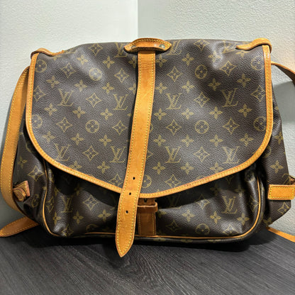 #245 LOUIS VUITTON Saumur 35 Crossbody