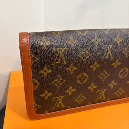 #8243 LOUIS VUITTON Monogram Dame 26 with Removable Chain