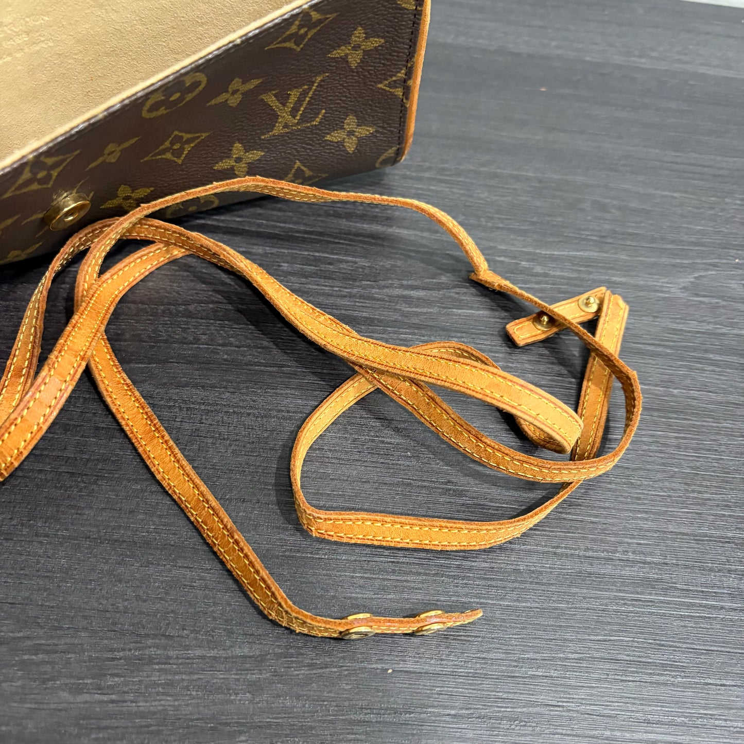 8854 LOUIS VUITTON Monogram Pochette GM