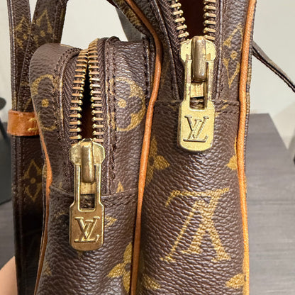 8910 LOUIS VUITTON Monogram Amazone PM Crossbody