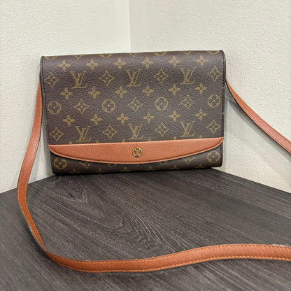 #330 LOUIS VUITTON Bordeaux 27 Crossbody