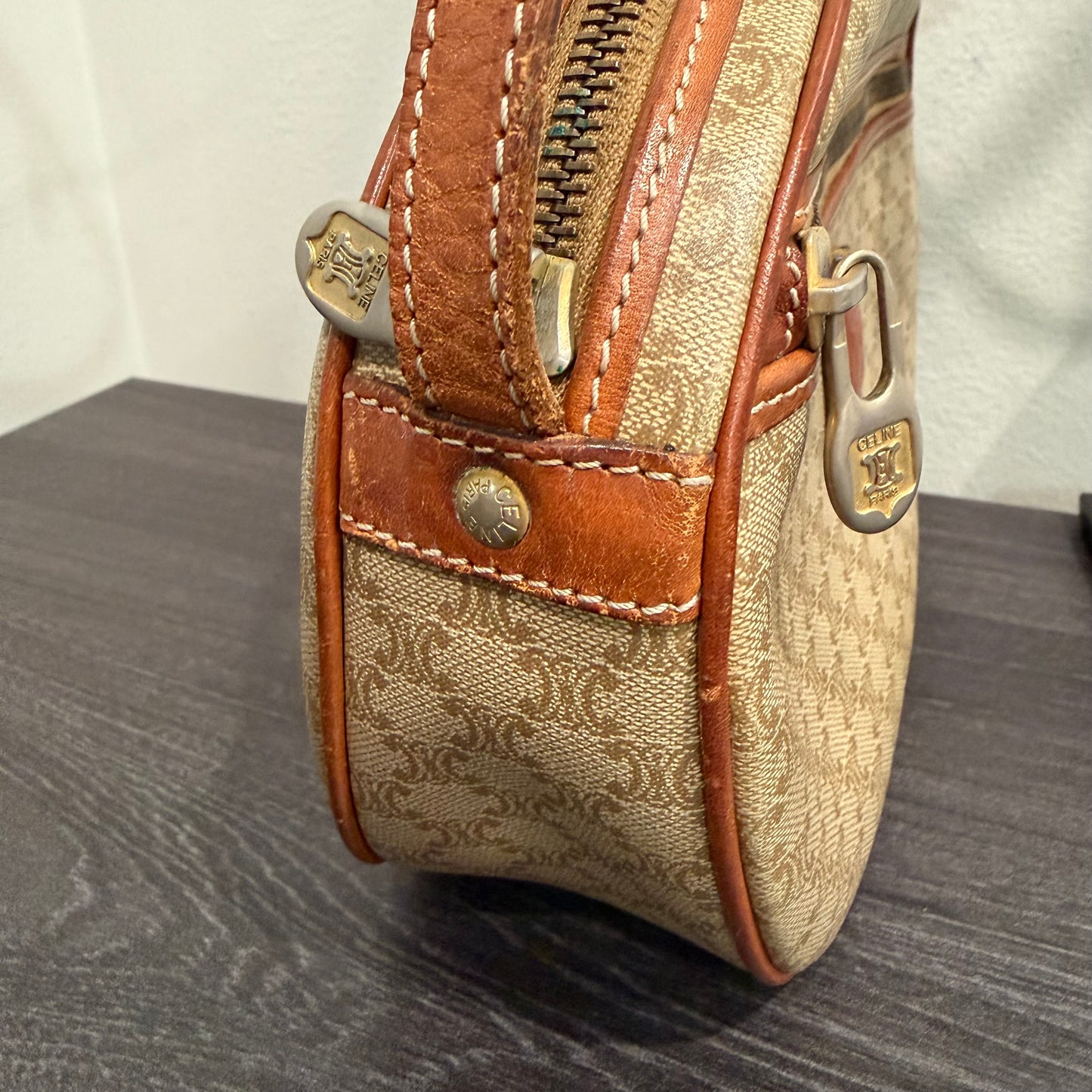 8916 CELINE Vintage Crossbody