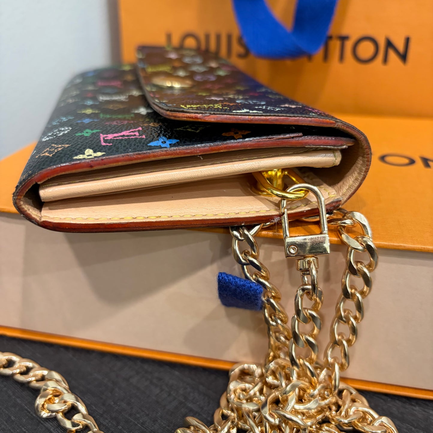 #1101-16 LOUIS VUITTON x MURAKAMI Sarah Wallet with Removable Chain